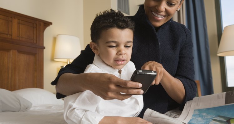 Con la orientación de los padres, los juegos educativos de tu teléfono celular pueden ser buenos para los niños.