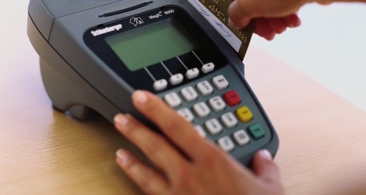 As máquinas de cartão de crédito oferecem comodidade na hora da compra