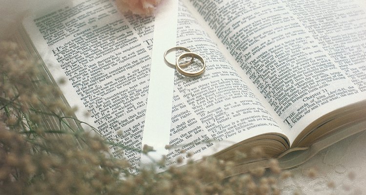 Anéis usados por pastores são frequentemente determinados pela denominação religiosa