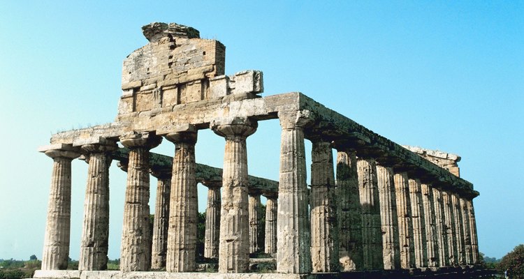 A arquitetura grega é caracterizada por sua continuidade