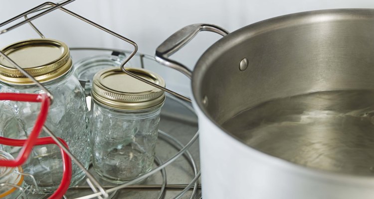 Una olla puede utilizarse para cocer a baño maría.