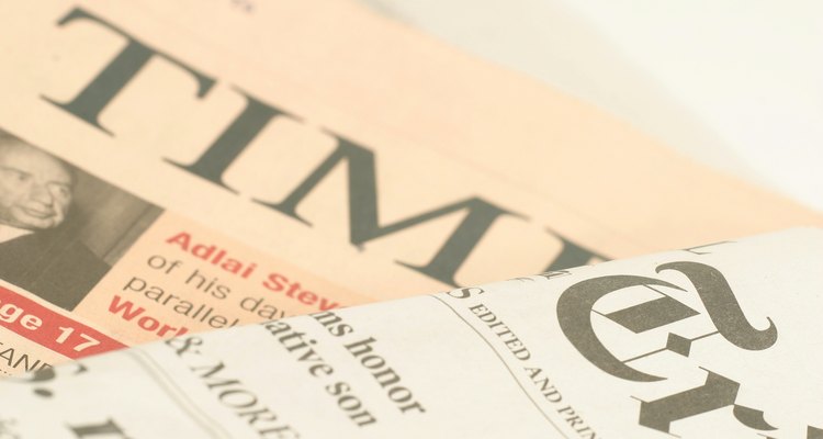 Un periódico es una publicación regularmente programada que provee información sobre eventos actuales.