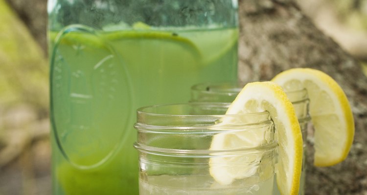 Faça um suco concentrado de limão