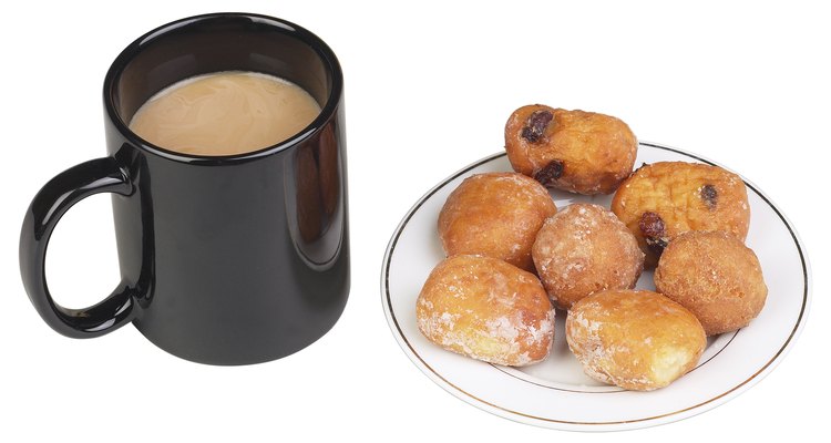 Comienza el día con unas rosquillas fritas y café.