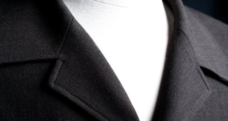 Você pode dar nova vida a um velho blazer cortando-o