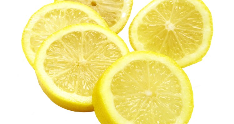 El limón agrega acidez y un brillo especial a varios sabores.