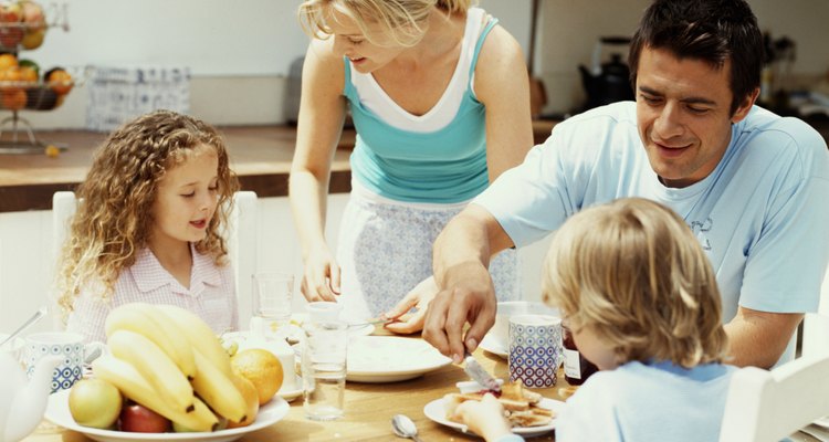 Una comida familiar favorece la alimentación saludable.