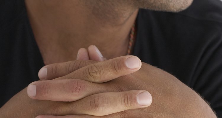 A sombra da barba pode ser impossível de esconder sem maquiagem