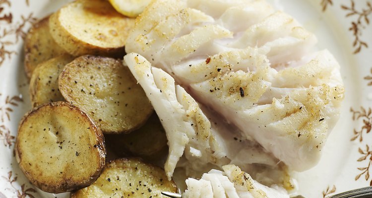 Los filetes de bacalao son tiernos y escamosos y deben descongelarse con cuidado.