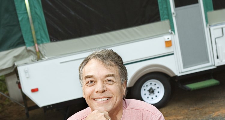 Prepara tu vehículo recreativo RV para ir a acampar en Stoke State Forest, New Jersey.