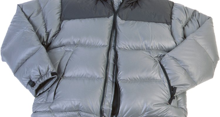 El plumón es un relleno natural para chaqueta que se desempeña bien incluso en los climas más fríos.