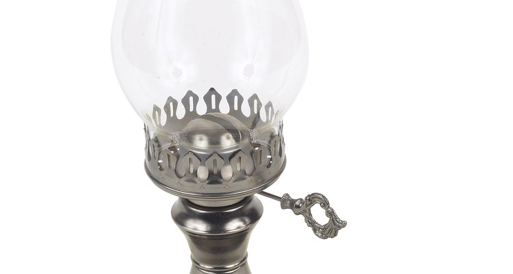 Os lampiões de querosene podem ser decorativos ou utilitários
