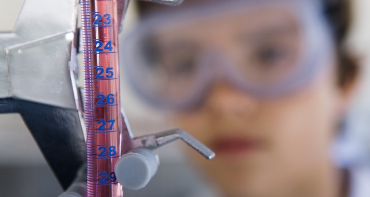 Aprenda a calcular o ponto de meia-titulação de uma titulação ácido-base
