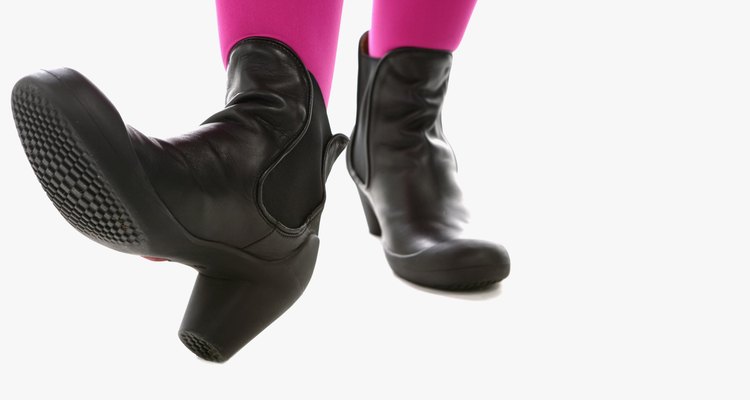 Continúa siendo una fiel seguidora de la moda creando el estilo perfecto para lucir estas botas al tobillo y evitando el suicidio de la moda.