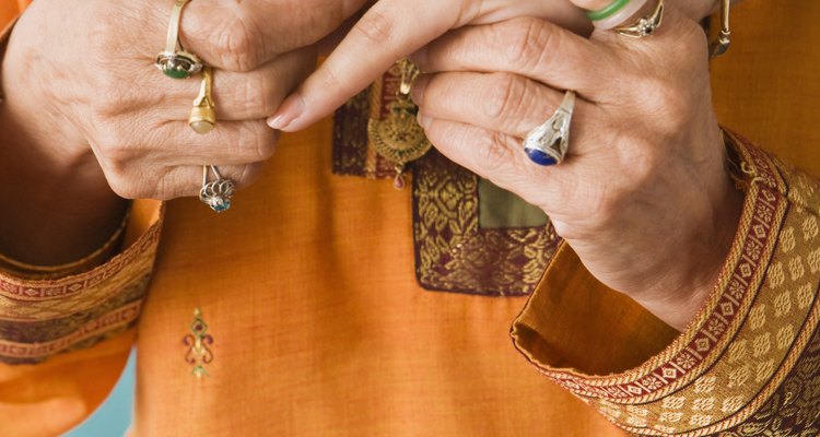 Wearing rings while operating machinery could result in serious injury.
