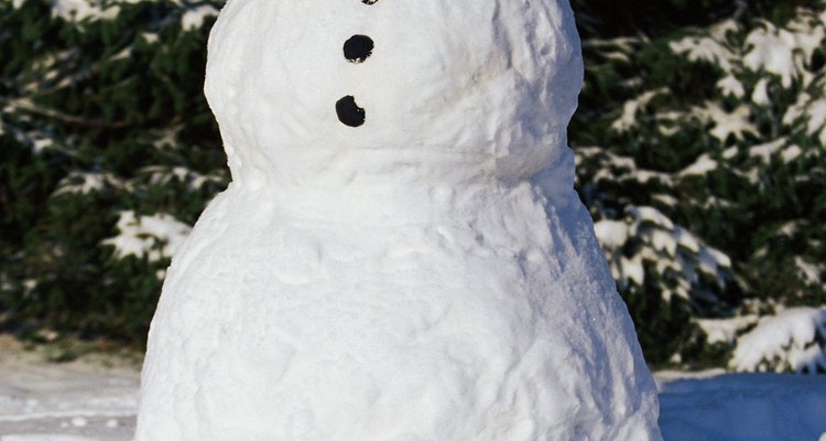 Fazer um homem de neve é um tipo de brincadeira de construção