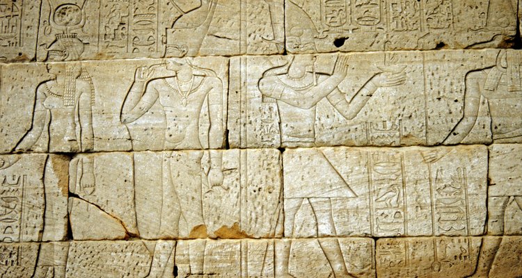 El texto más antiguo data del 32 a.C.