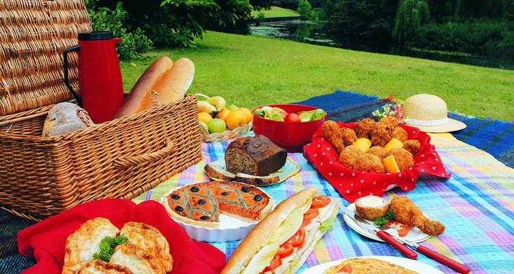 Cold quiche makes an elegant picnic dish.