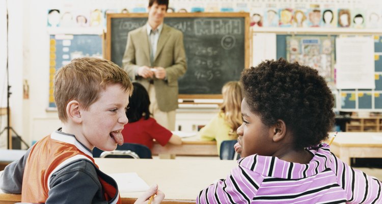 Una buena administración del aula reduce el hablar en clase.