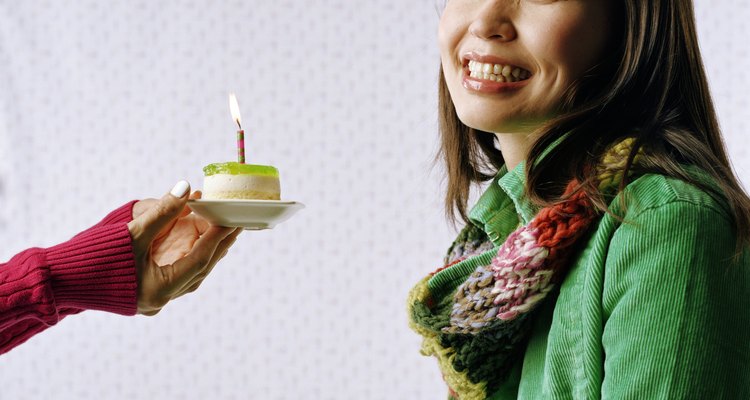 Saber como falar e escrever "feliz aniversário" em japonês impressionará colegas e amigos japoneses