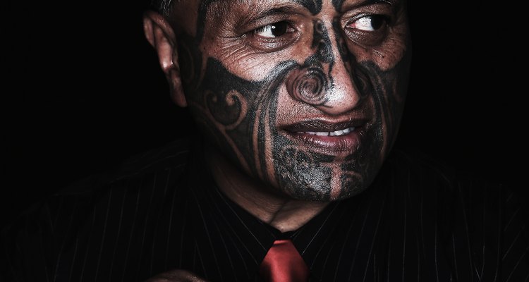 Os maoris são famosos por suas tatuagens faciais