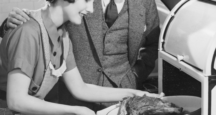 Let your wife know that her household work is appreciated.
