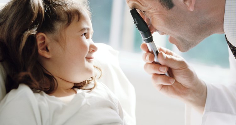 Agradécele al médico que cuidó de tu niño de una manera especial.