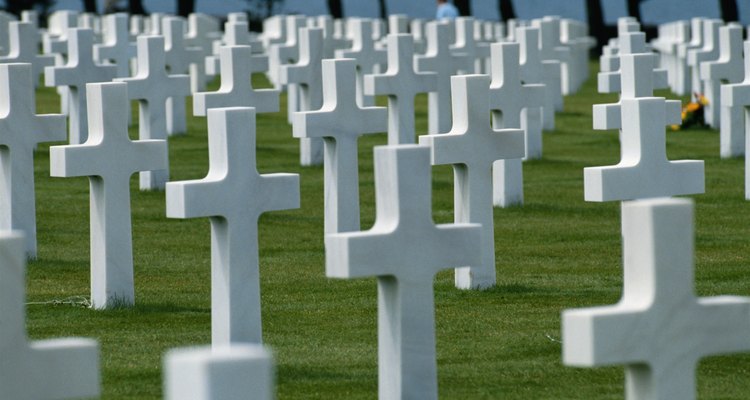 El cementerio estadounidense en Normandía domina la playa de Omaha.