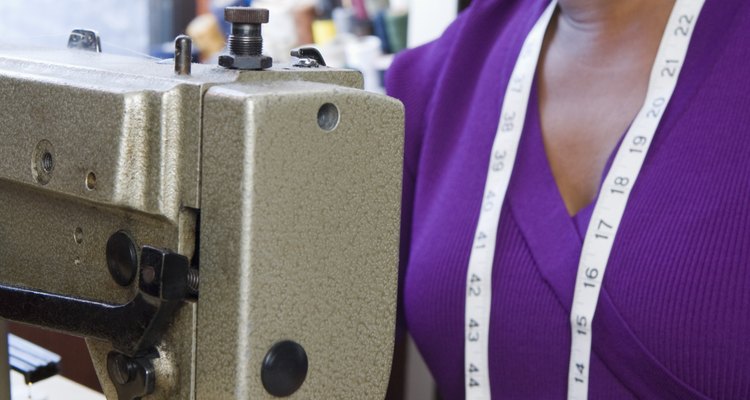 Máquinas de costura de bordados permitem personalizar projetos de costura