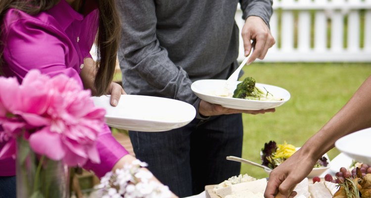 Una comida luego de un funeral le da la oportunidad a los familiares de nutrirse y socializar antes de emprender el regreso al hogar.