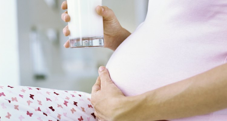 La leche es buena fuente de nutrición durante el embarazo.