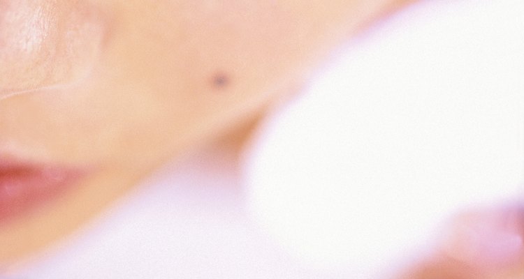 Manter a pele limpa e bem cuidada não exige cuidados apenas no salão