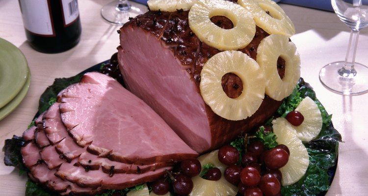 Decore seu pernil com abacaxis que realçam o sabor