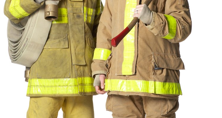 Los trabajadores completamente equipados deben caber en las ventanas de salida.