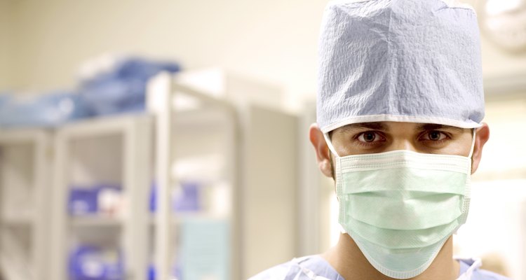Pode ser necessário remover cirurgicamente a cápsula fibrosa