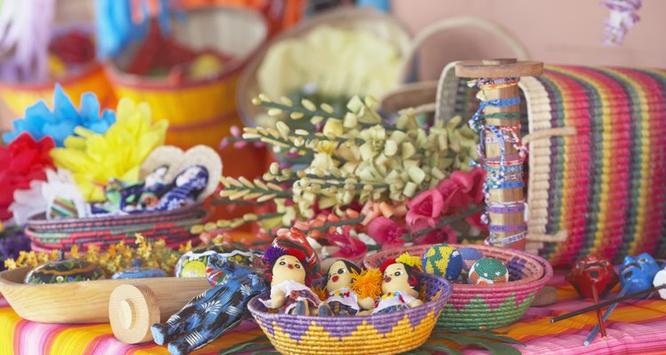 Você pode usar diversos materiais para decorar seu carrinho de supermercado vintage