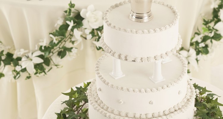 Guarda la parte superior del pastel de boda para celebrar tu primer aniversario.