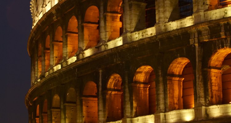 El Coliseo Romano es un monumento superviviente del entretenimiento durante el Imperio Romano.
