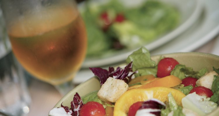 Salada com vinho