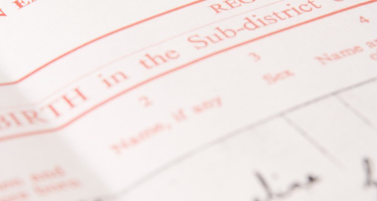 Para agregar el nombre del padre a un certificado de nacimiento ya registrado debes presentar ciertos documentos.