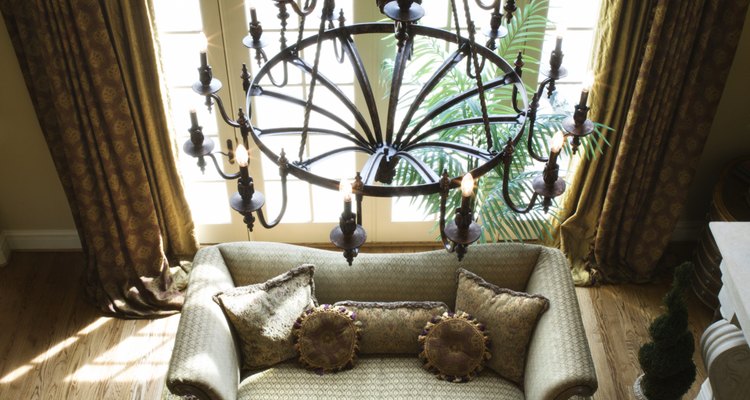 Rooms with high ceilings require longer curtains.