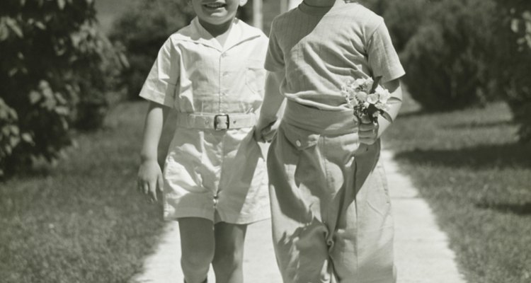 Children's fashion in the 1940s was simple.