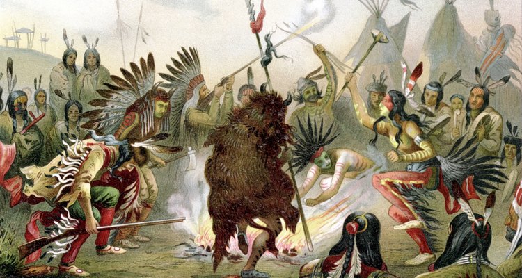 Una danza de guerra de indios sioux practicada por las tribus antes de la batalla.