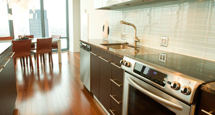 Las cocinas con placas vitro-cerámicas proveen un mayor espacio de trabajo en tu cocina.