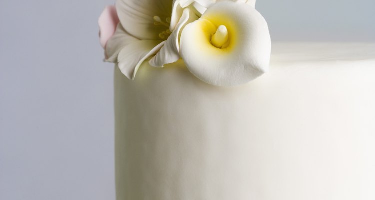 Dirty icing gives fondant a smooth surface to hold onto the cake.