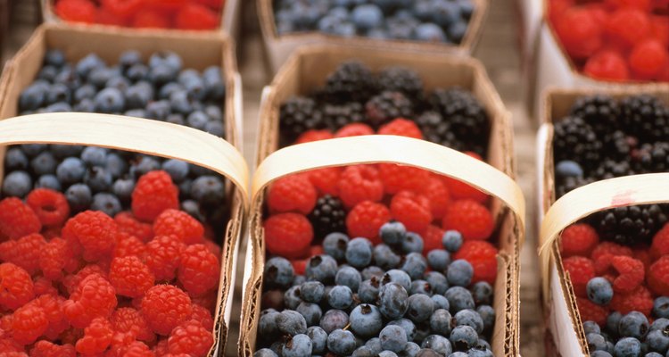 Também conhecido como blueberry, o mirtilo ajuda a emagrecer