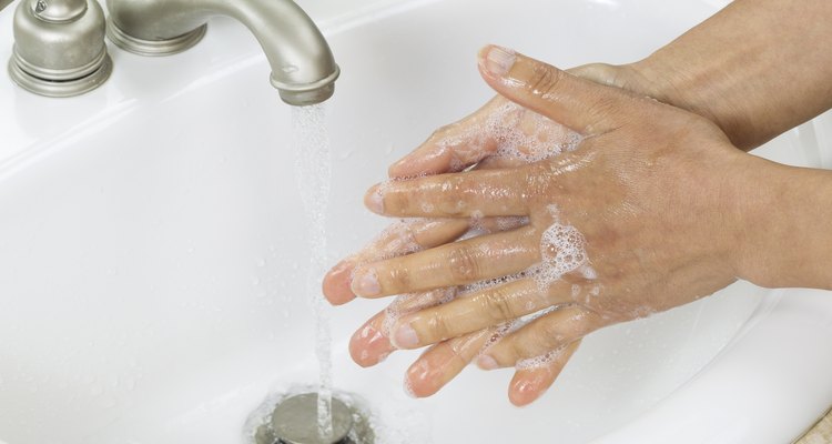 Rinsing soap off hands