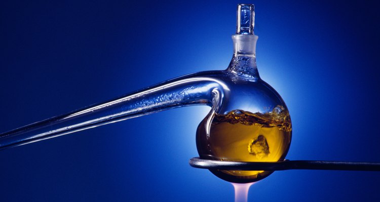 Los balones de destilación se utilizan para separar las mezclas líquidas en el laboratorio.