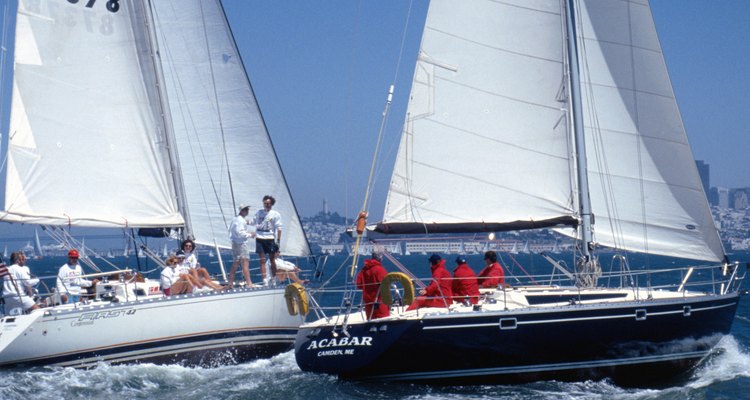 Si quieres adrenalina, participa en una carrera de barcos de vela.
