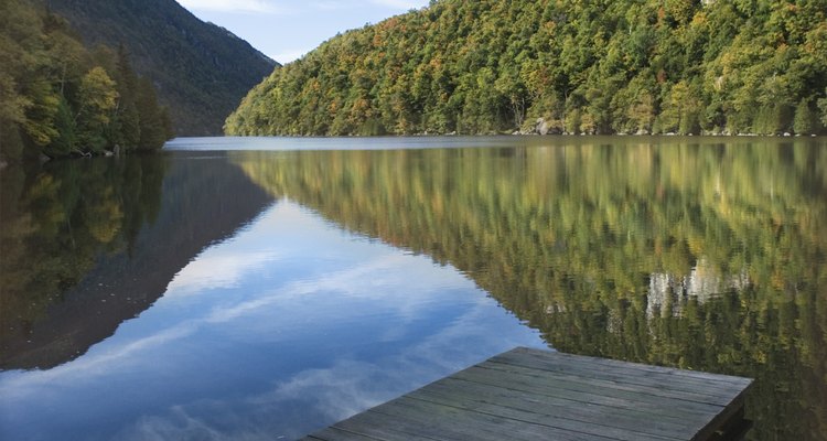Algunas partes de los Adirondacks se han designado áreas silvestres.
